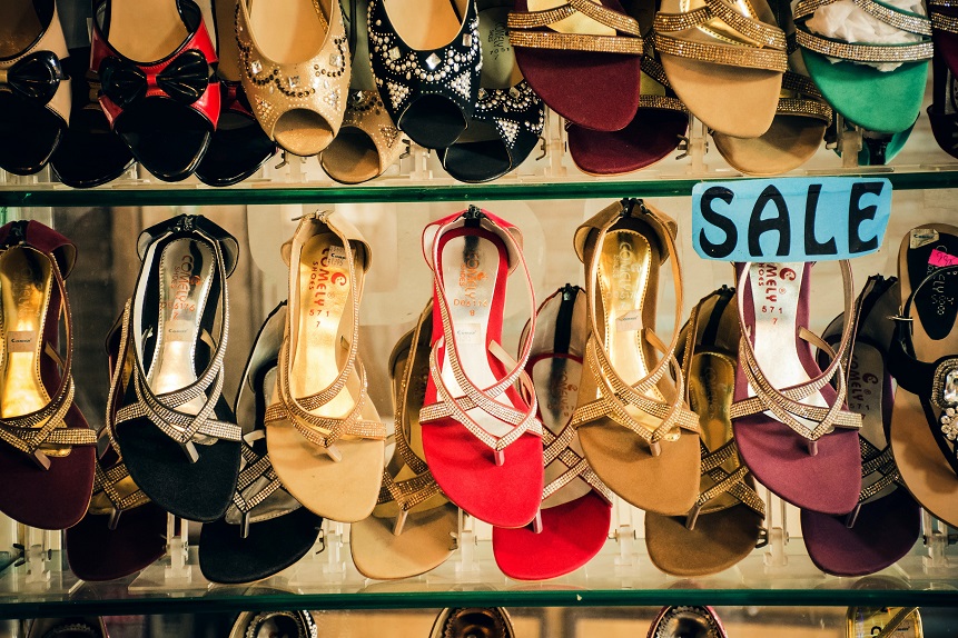 18 Tips on How to Make Money and Have a Successful Moving Sale/Estate Sale